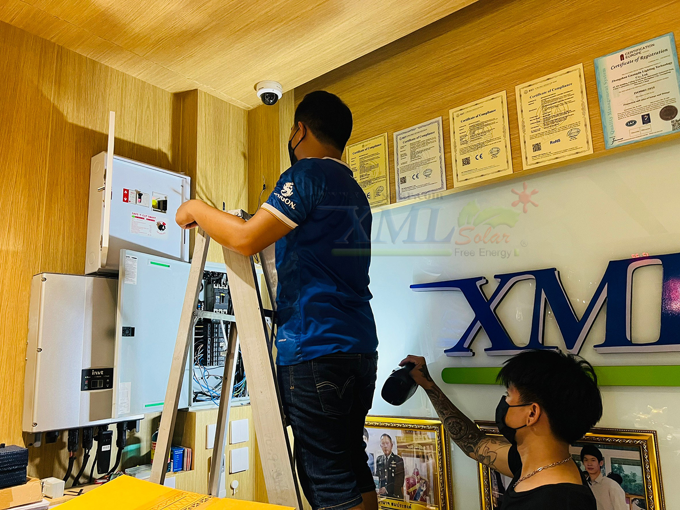 ชุดนอนนาโซล่าเซลล์ (สีดำ) (รุ่นปี 2023) พร้อมวิทยุ ขนาดพกพา 8,000 mAh