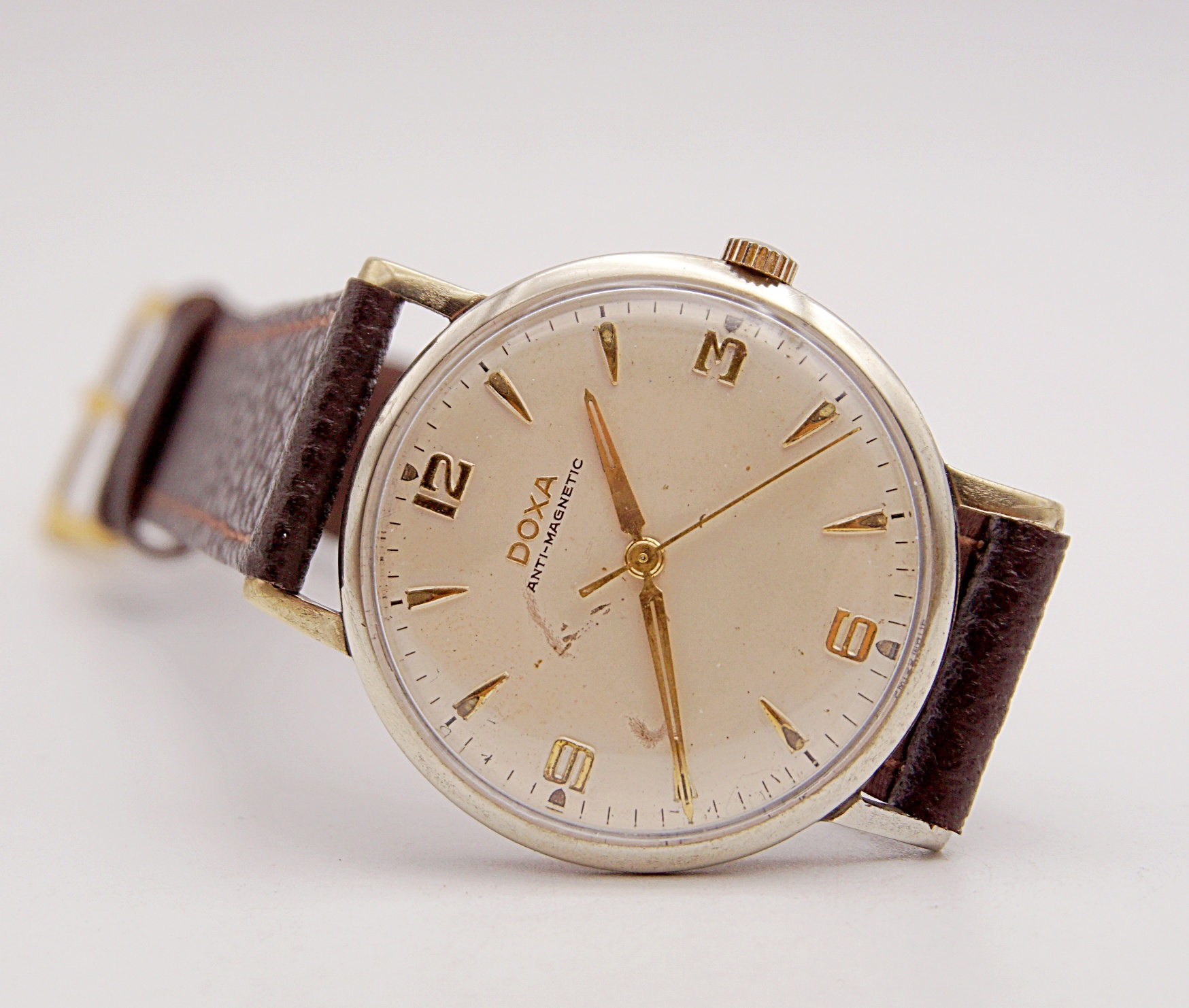 นาฬิกาเก่า DOXA ไขลาน