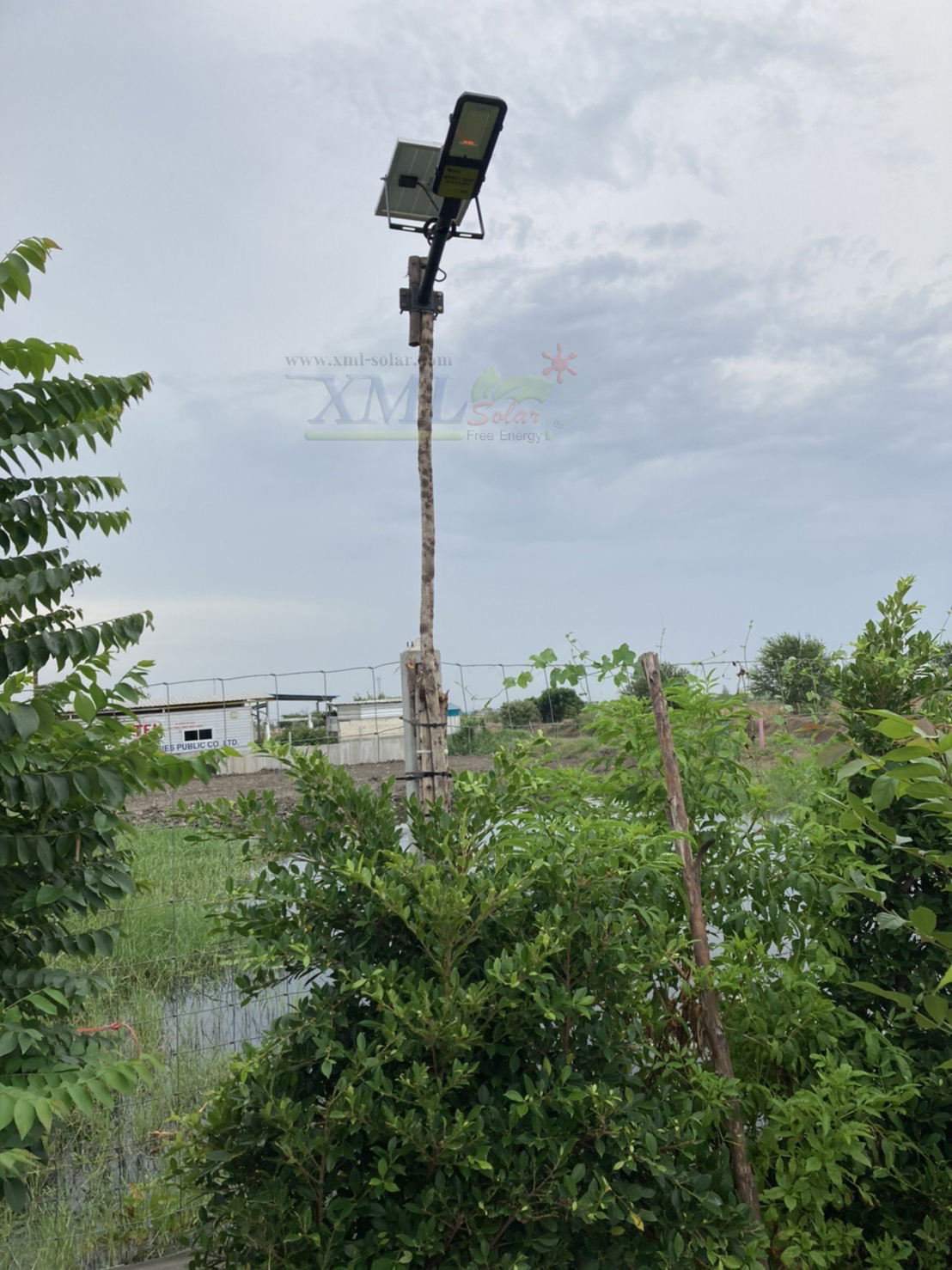 โคมไฟถนนโซล่าเซลล์ รุ่น MD-SLT19 - 150W (แสง : ขาว)
