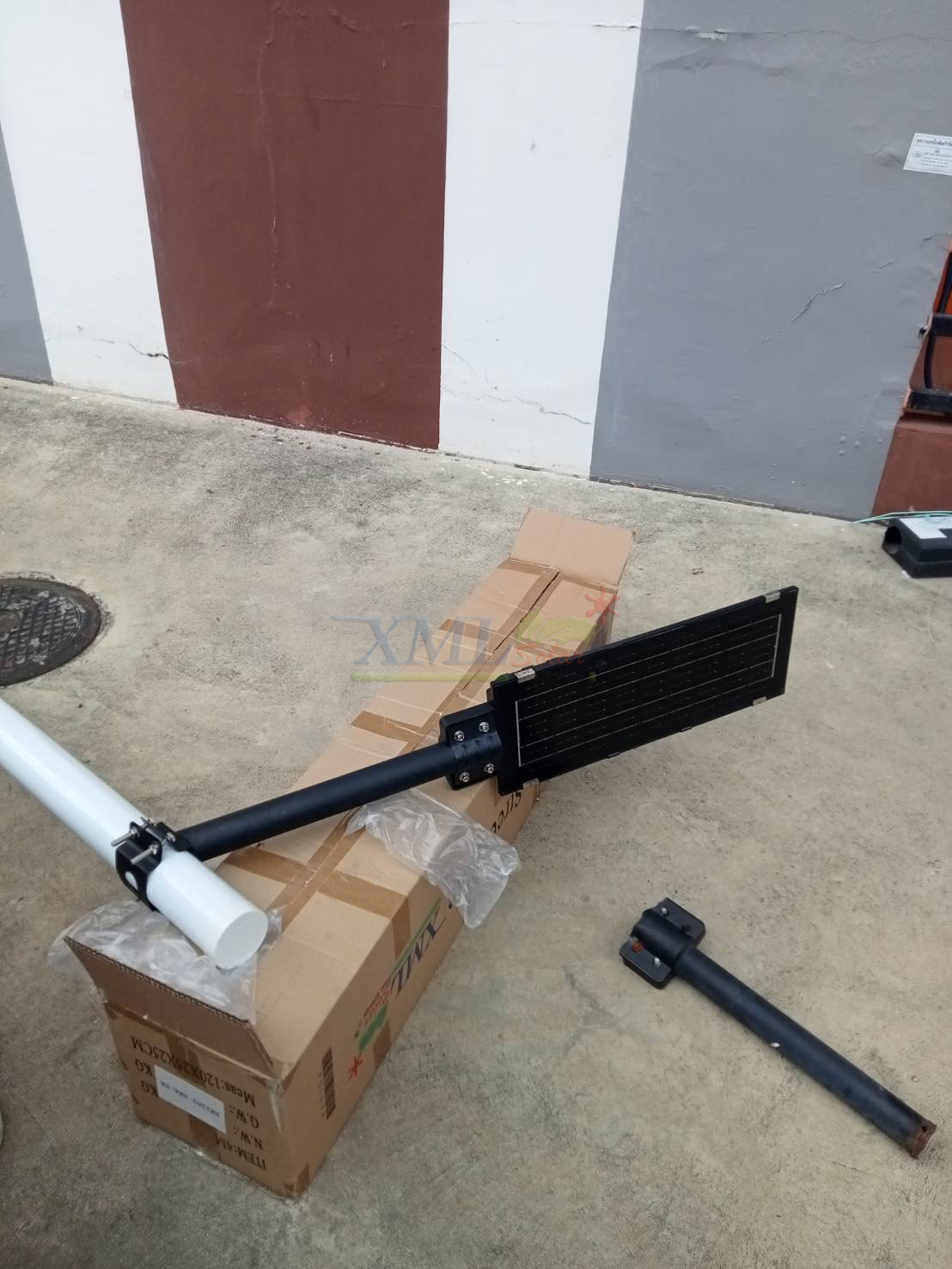 เสาไฟสนาม เหล็กพ่นสีขาว สูง 4 เมตร (ปลาย 3 นิ้ว)