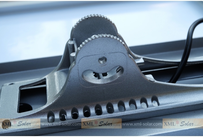 โคมไฟโซล่าเซลล์อัจฉริยะ ทรงโคมกลม รุ่น 25 Watt Monocrystalline (เเสง : เหลืองวอมไวท์)