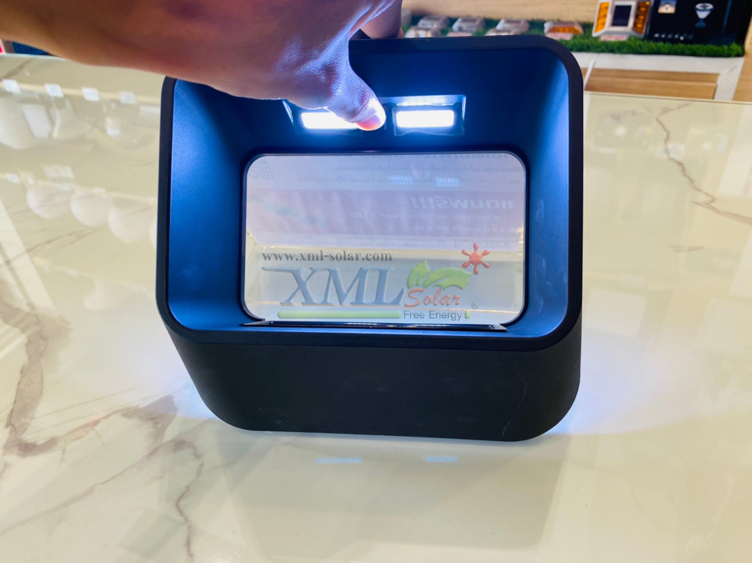 ไฟติดผนังโซล่าเซลล์ ปลูกต้นไม้จิ๋วได้ + Motion (เเสง : ขาว)