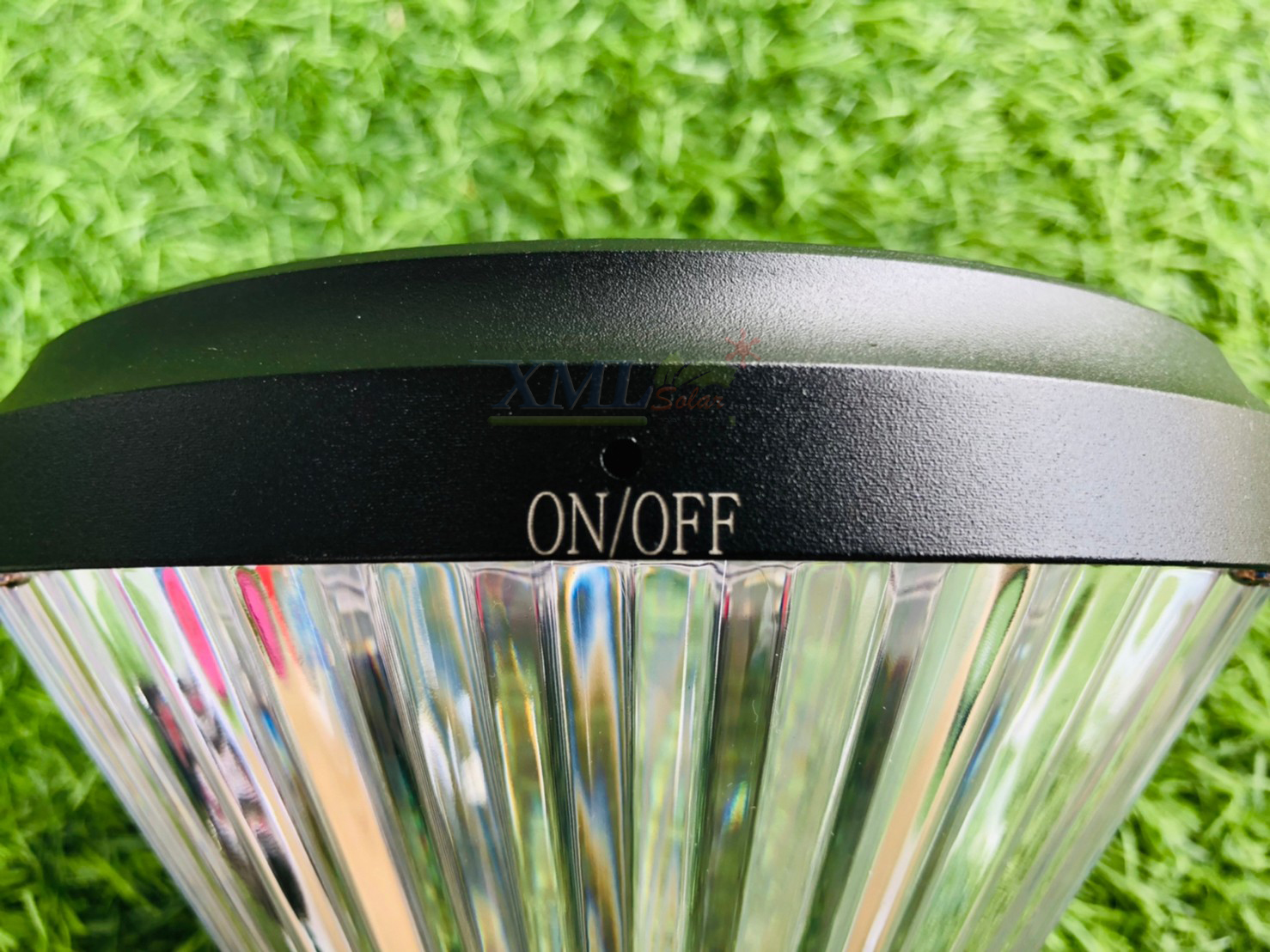 โคมไฟหัวเสาโซล่าเซลล์ ทรงกรวย (แสง : เหลืองวอมไวท์)