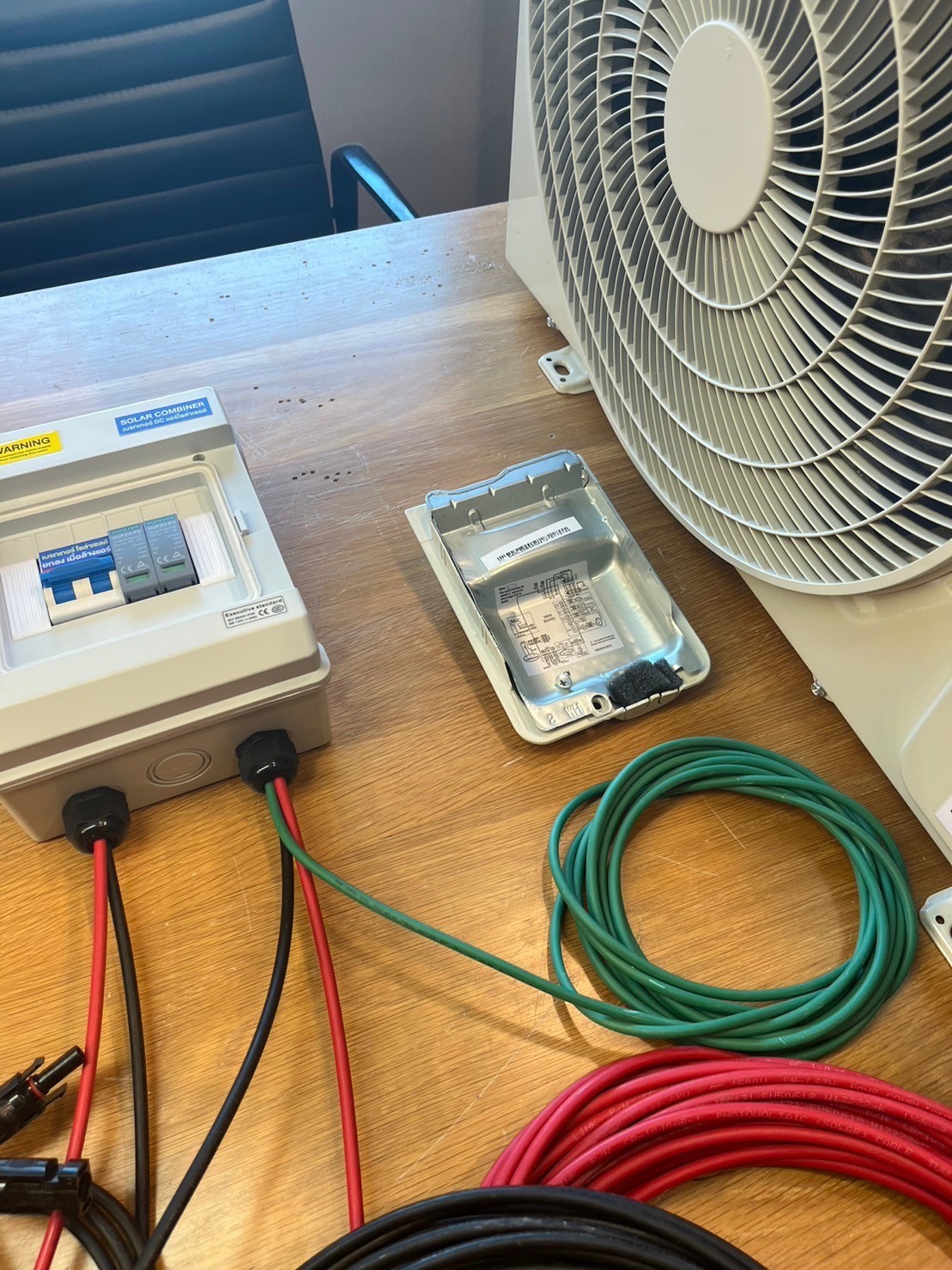 ชุดแอร์โซล่าเซลล์ TASAKI 25,000 BTU