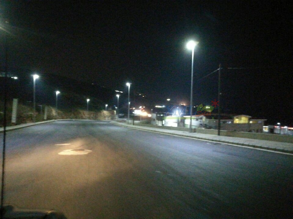 โคมไฟถนนอัจฉริยะ โซล่าเซลล์ 150 Watt Monocrystalline (แสง ขาว)