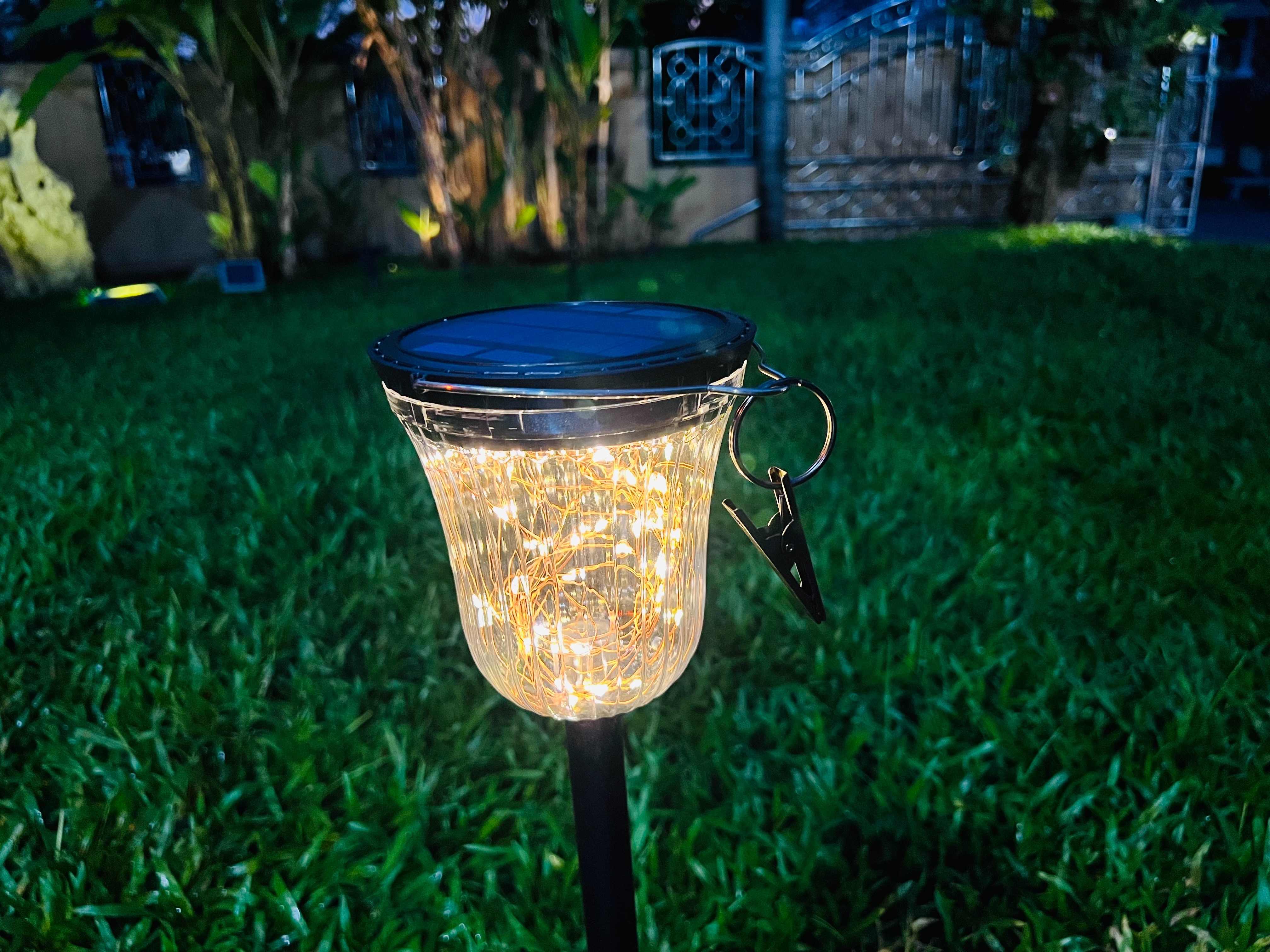 ไฟปักสนามโซล่าเซลล์ รุ่น เม็ดChip 50 LED (เปิดได้ 3 ฟังก์ชั่น) (แสง : เเหลืองวอมไวท์)