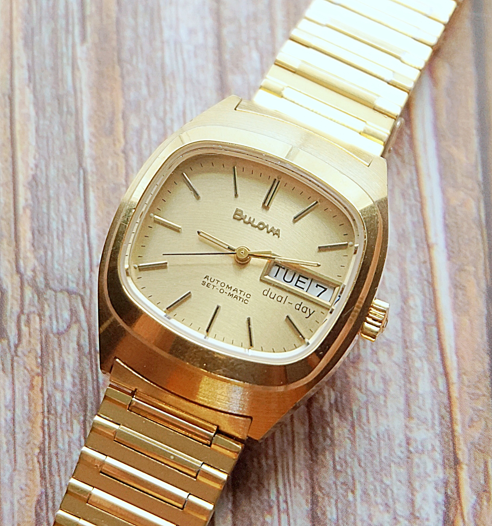 นาฬิกาเก่า BULOVA ออโตเมติก