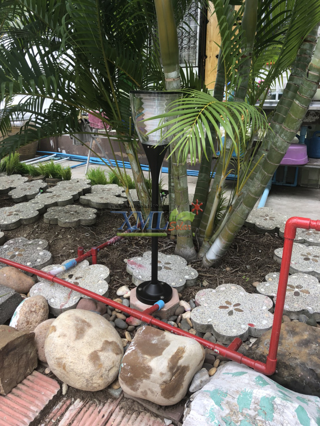 ไฟตั้งพื้นสนามโซล่าเซลล์ ทรงถ้วย (เเสง : ขาว)(1 แถม 1)