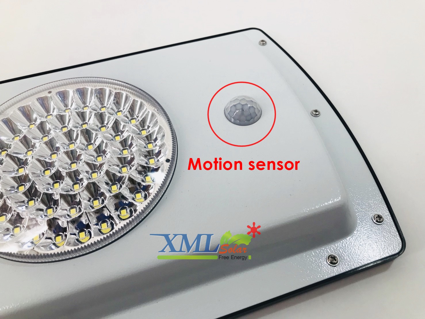 โคมไฟถนนโซล่าเซลล์ สีเทา 900 lumens +Motion sensor (แสง ขาว )