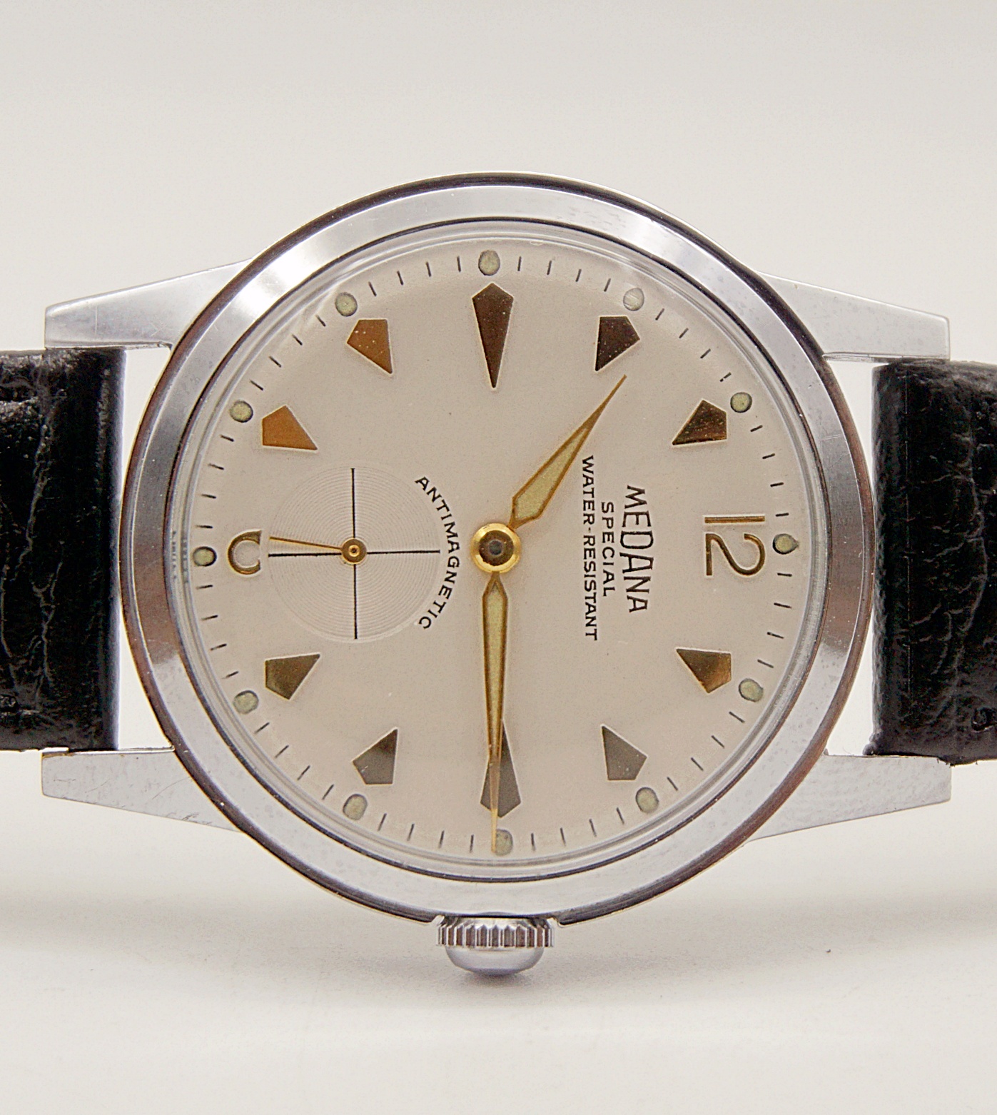 นาฬิกาเก่า MEDANA ไขลานสองเข็มครึ่ง