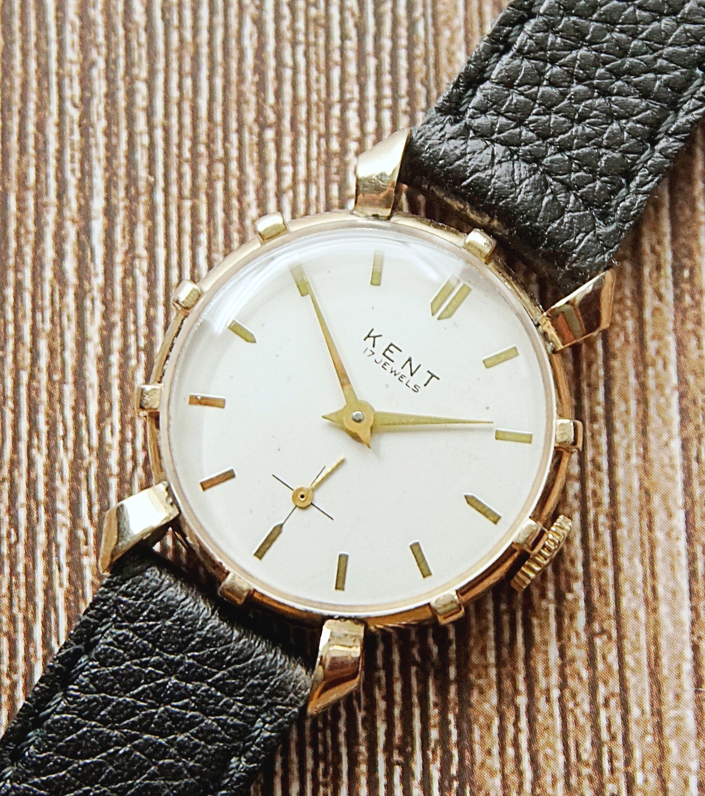 นาฬิกาเก่า KENT ไขลานสองเข็มครึ่ง