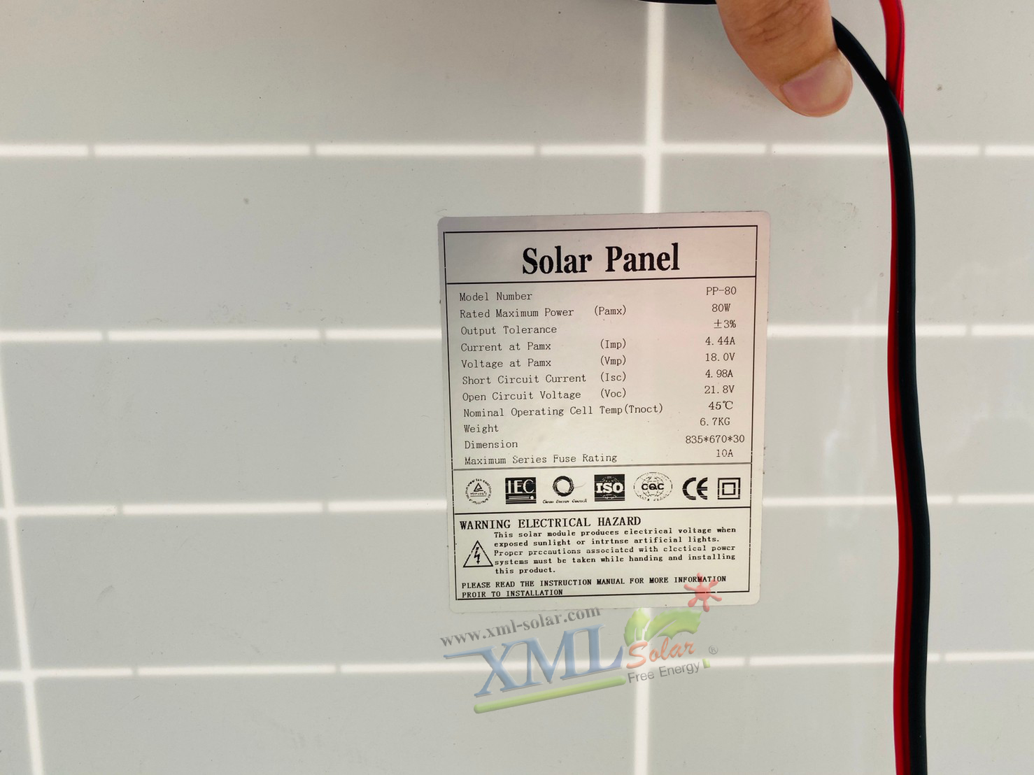 ชุดอเนกประสงค์โซล่าเซลล์(ชุดนอนนา) 200W. (AC 220v. / DC 12V.)