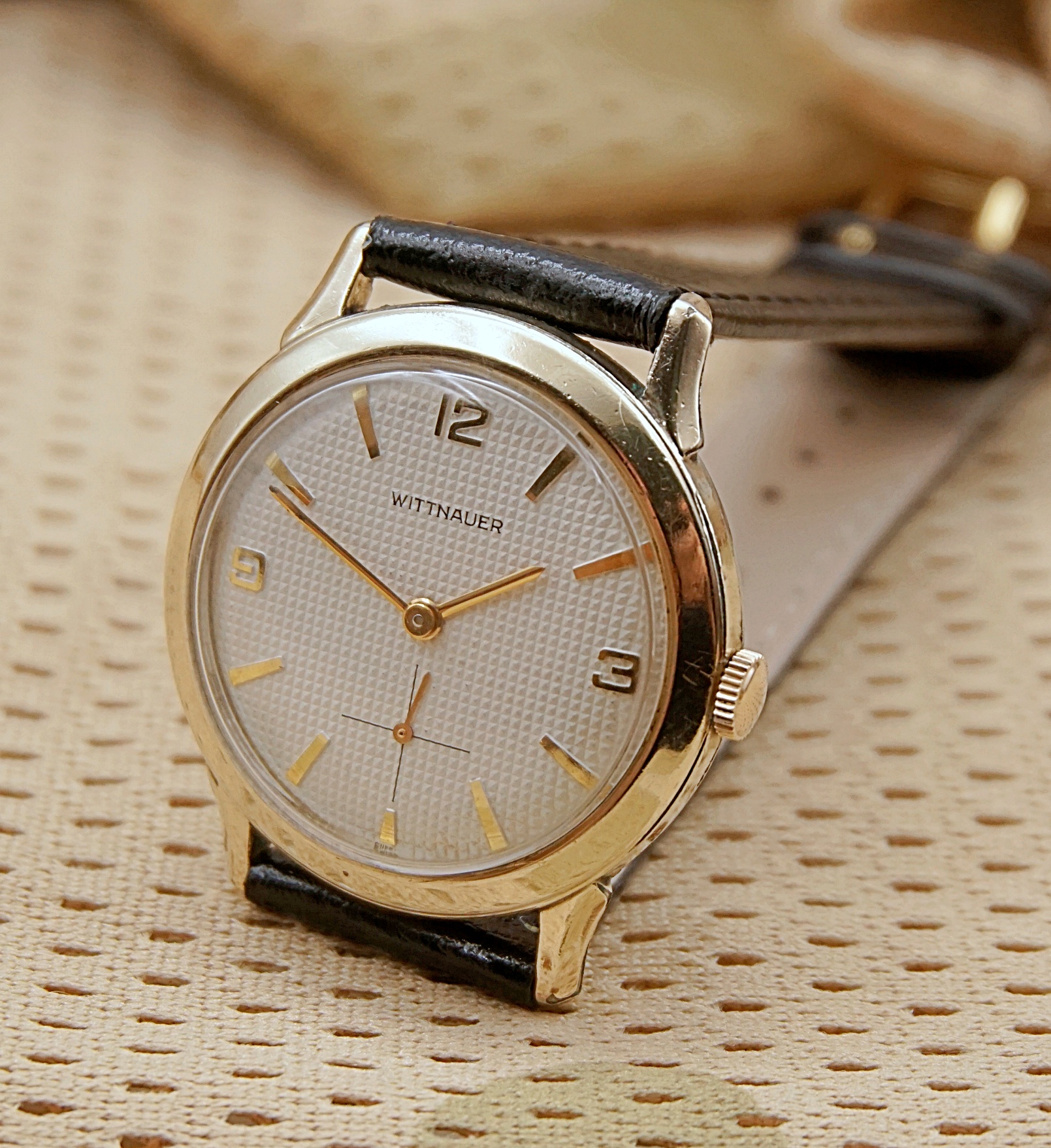 นาฬิกาเก่า WITTNAUER BY LONGINES ไขลานสองเข็มครึ่ง