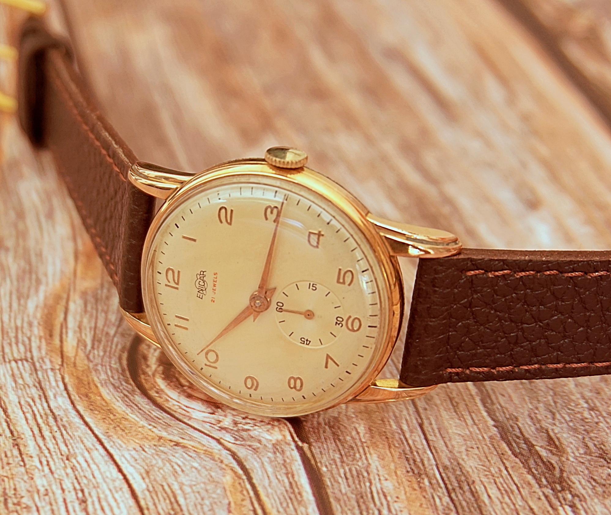 นาฬิกาเก่า ENICAR ไขลานสองเข็มครึ่ง