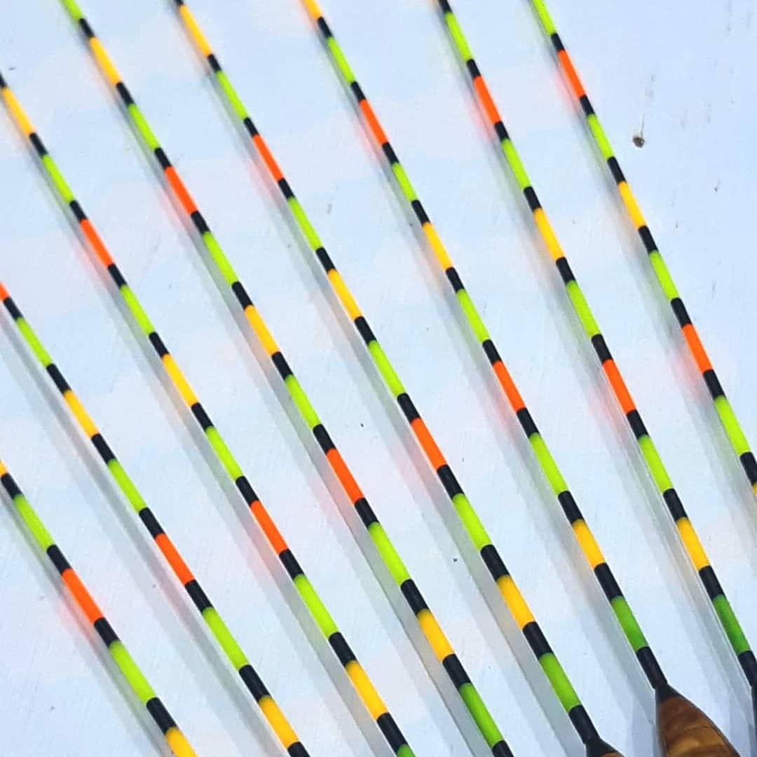 ทุ่นชิงหลิวหนามจี้คาดทอง