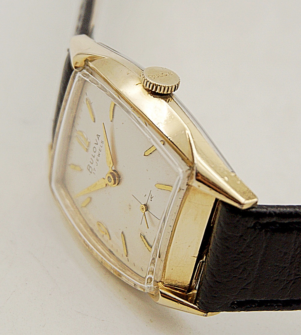 นาฬิกาเก่า BULOVA ไขลานสองเข็มครึ่ง