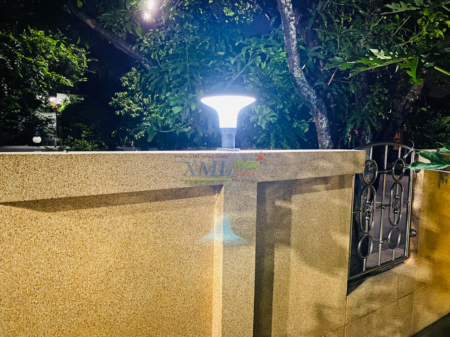 ไฟหัวเสาโซล่าเซลล์ ทรง Plaza 12 Super SMD LED (เเสง : ขาว)