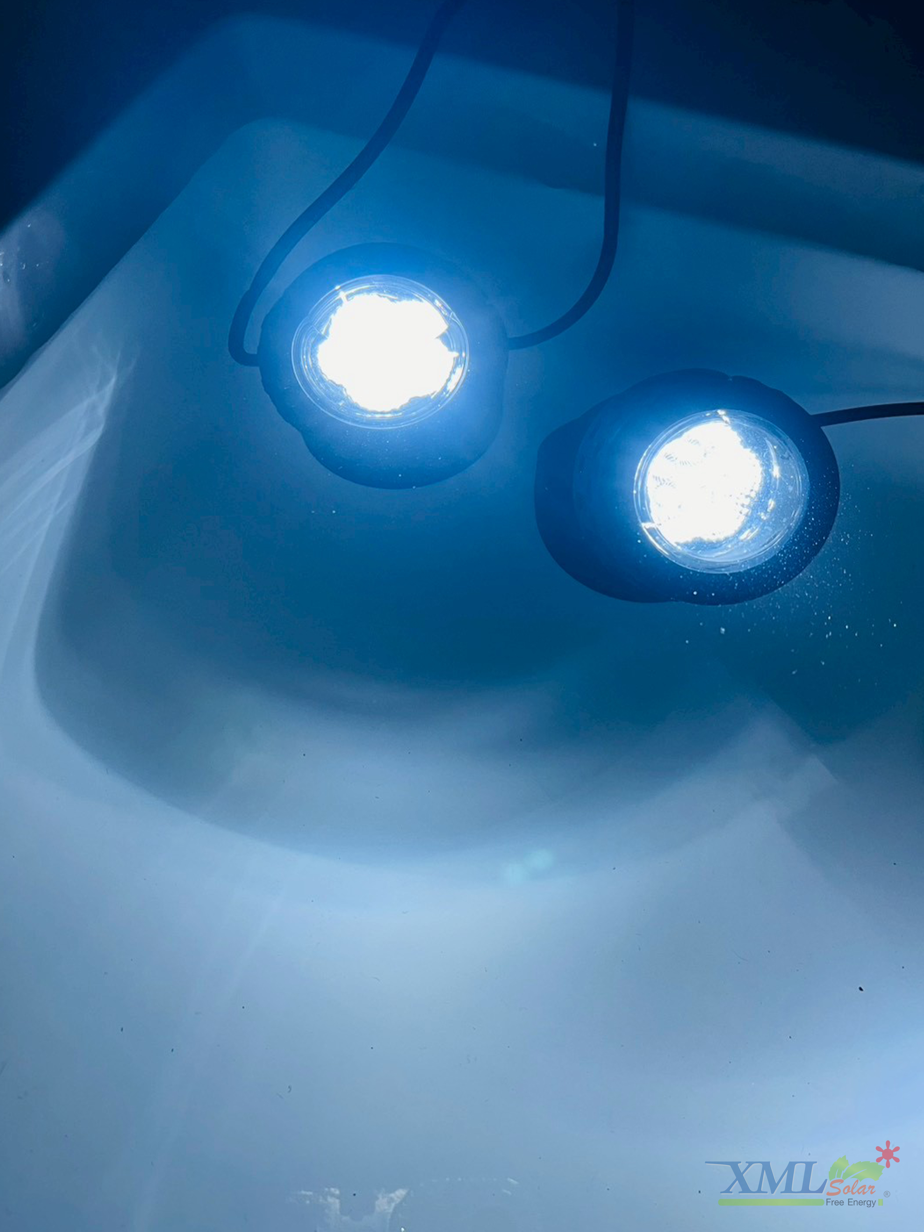 ไฟโซล่าเซลล์ส่องใต้น้ำ 6 LED รุ่น 2 หัว