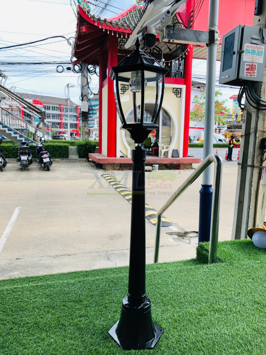 ไฟตั้งพื้นโซล่าเซลล์ ทรงยุโรป สูง 110 ซม. (เปิดได้ 2 แสง)