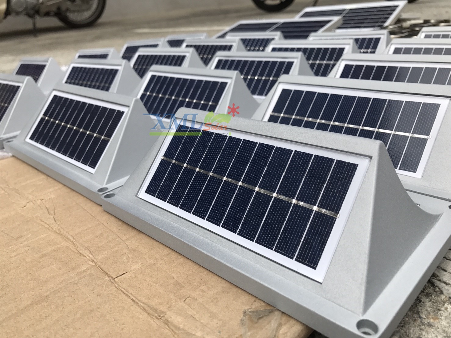 ไฟบันไดโซล่าเซลล์ ทรงสี่เหลี่ยม 5 SMD LED