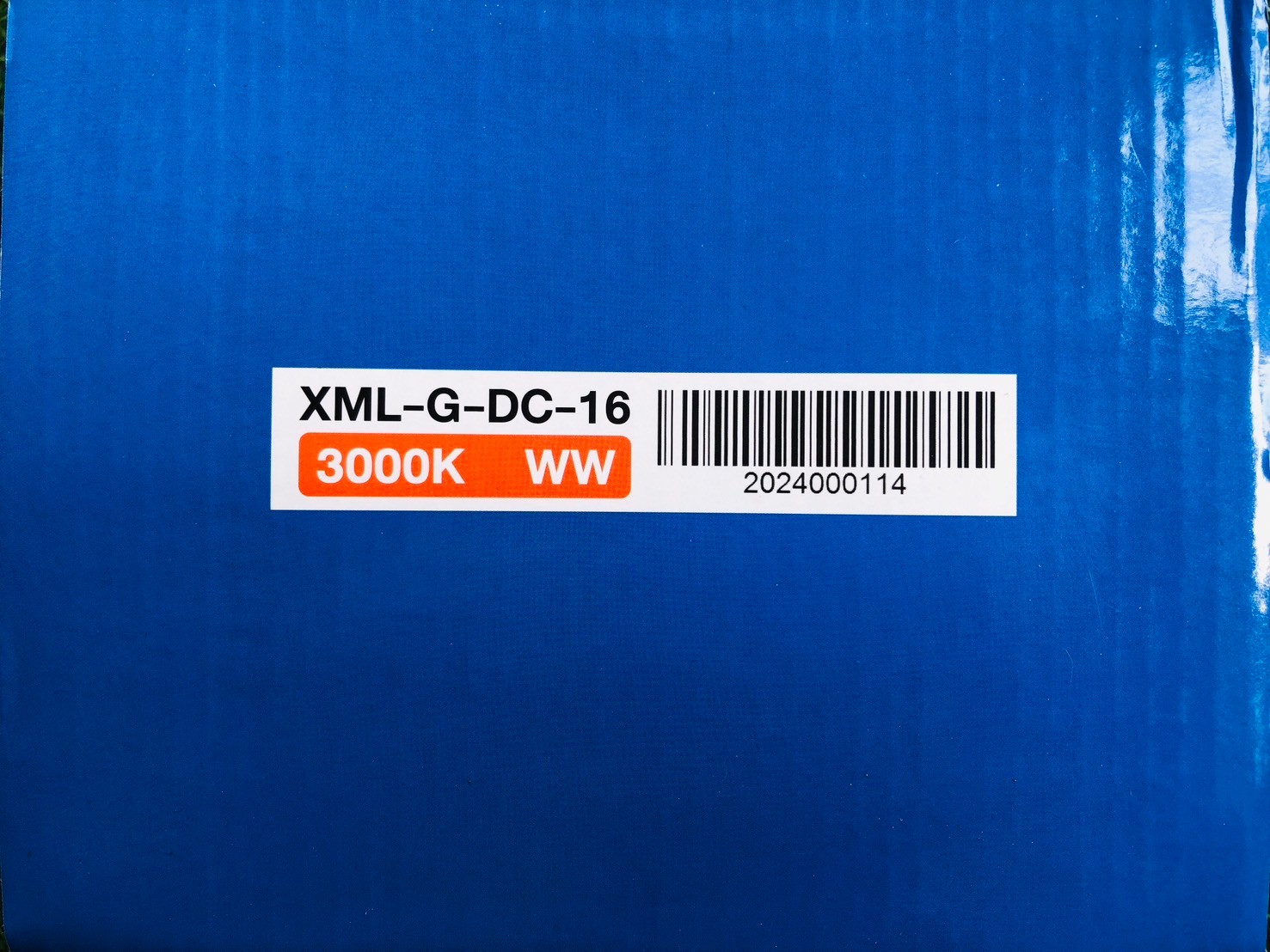 สปอร์ตไลท์ปักสนามโซล่าเซลล์ DC-16 รุ่น 2 หัว สาย 3 เมตร (แสง : เหลืองวอมไวท์)