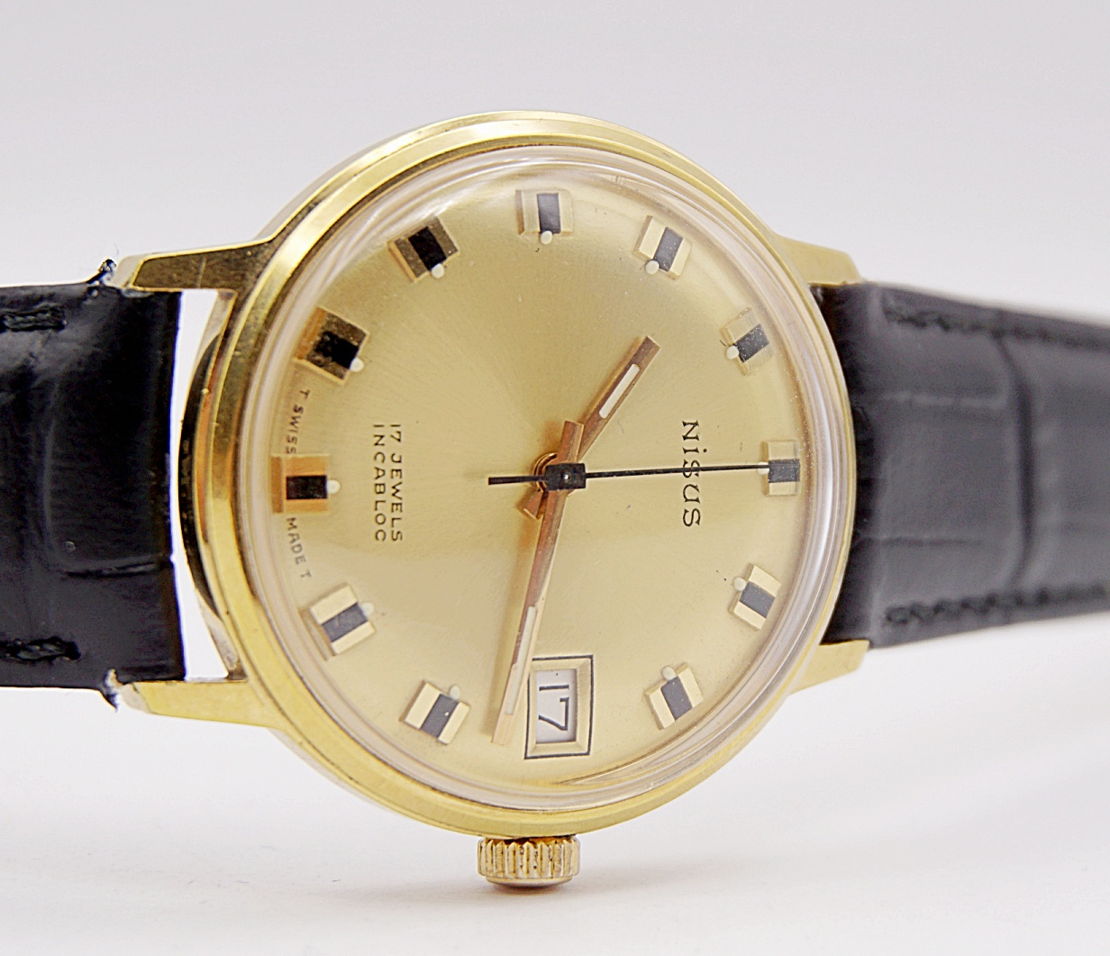 นาฬิกาเก่า NISUS ไขลาน