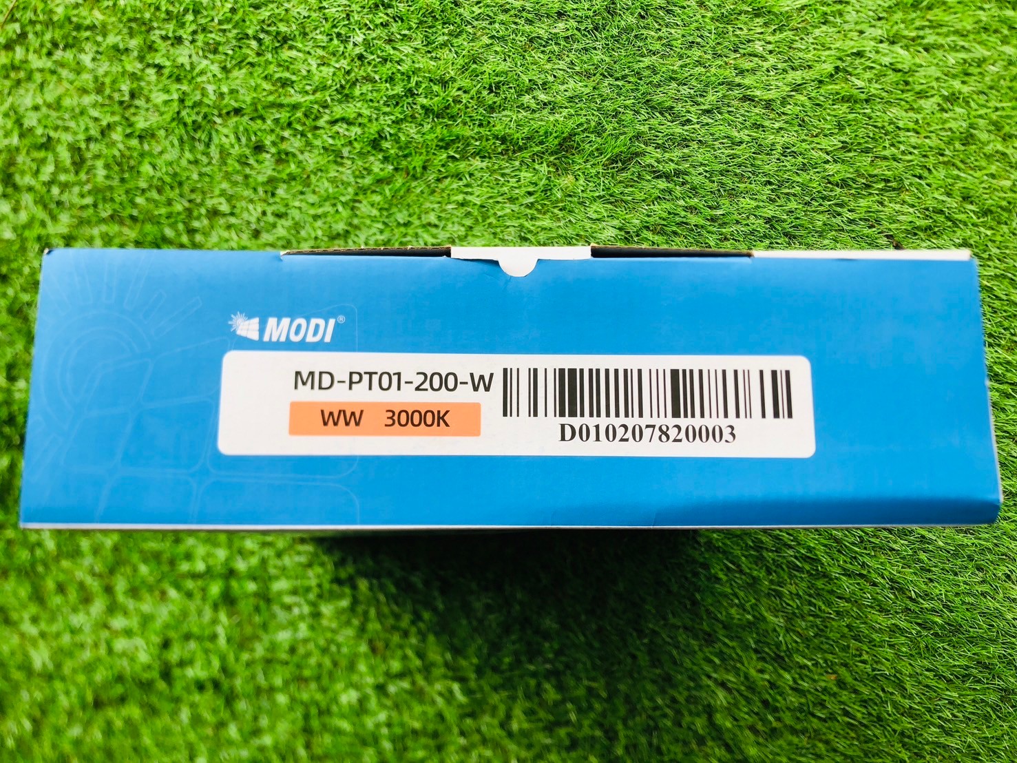 ไฟสปอตไลท์โซล่าเซลล์ Golden รุ่น MD-PT01 (เเสง : เหลืองวอมไวท์)