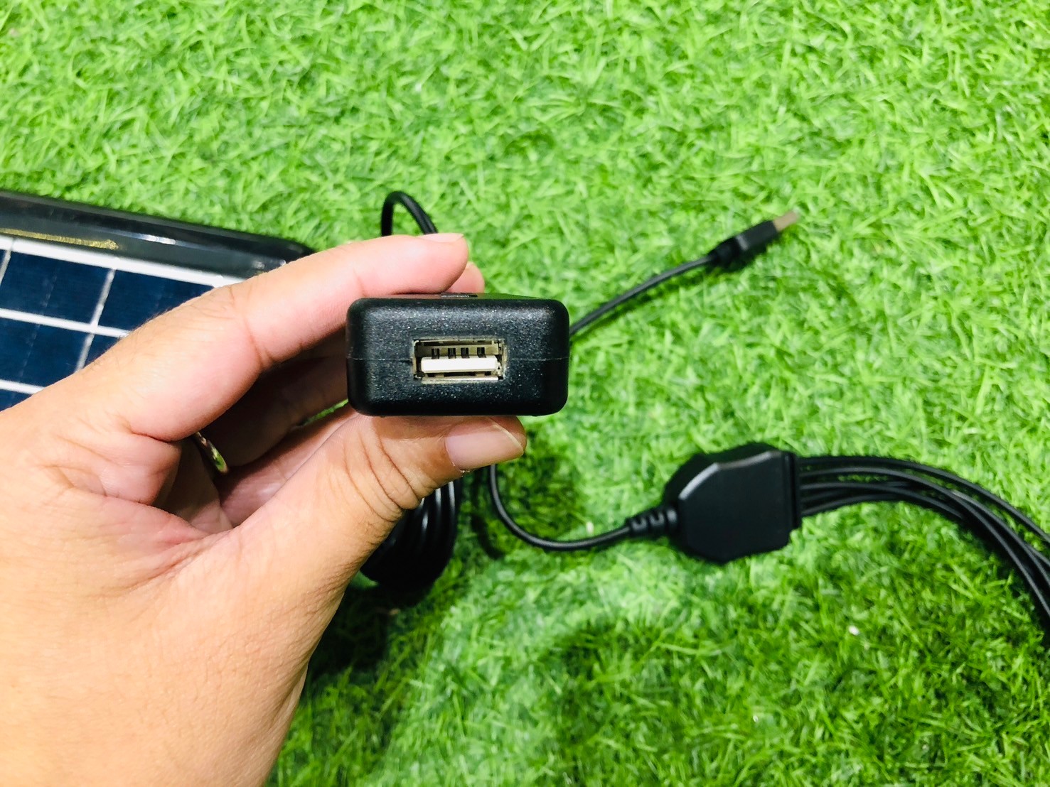 แผงโซลาร์เซลล์ แผงชาร์จพลังงานแสงอาทิตย์แบบพกพา พร้อมสาย USB