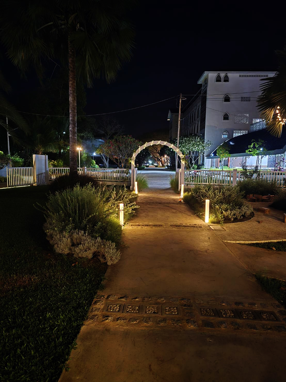 ไฟกระพริบโซล่าเซลล์ รุ่น หลอดยาง 10 เมตร (แสง : เหลืองวอมไวท์)