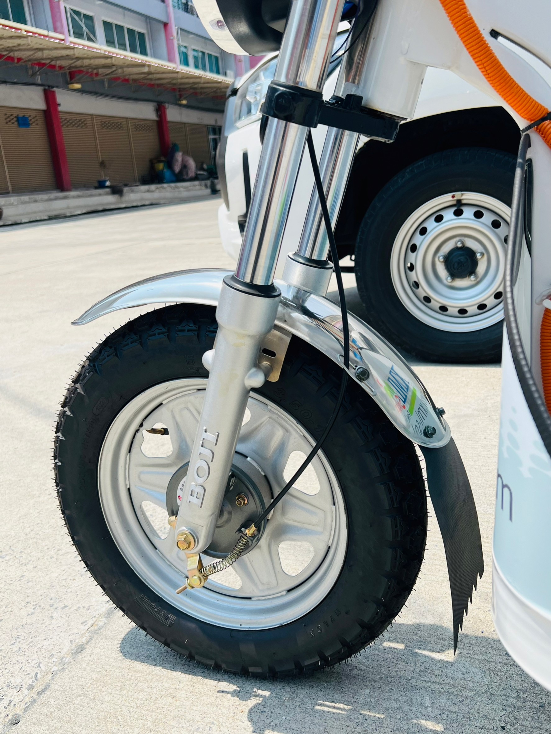 รถกระบะ 3 ล้อ โซล่าเซลล์