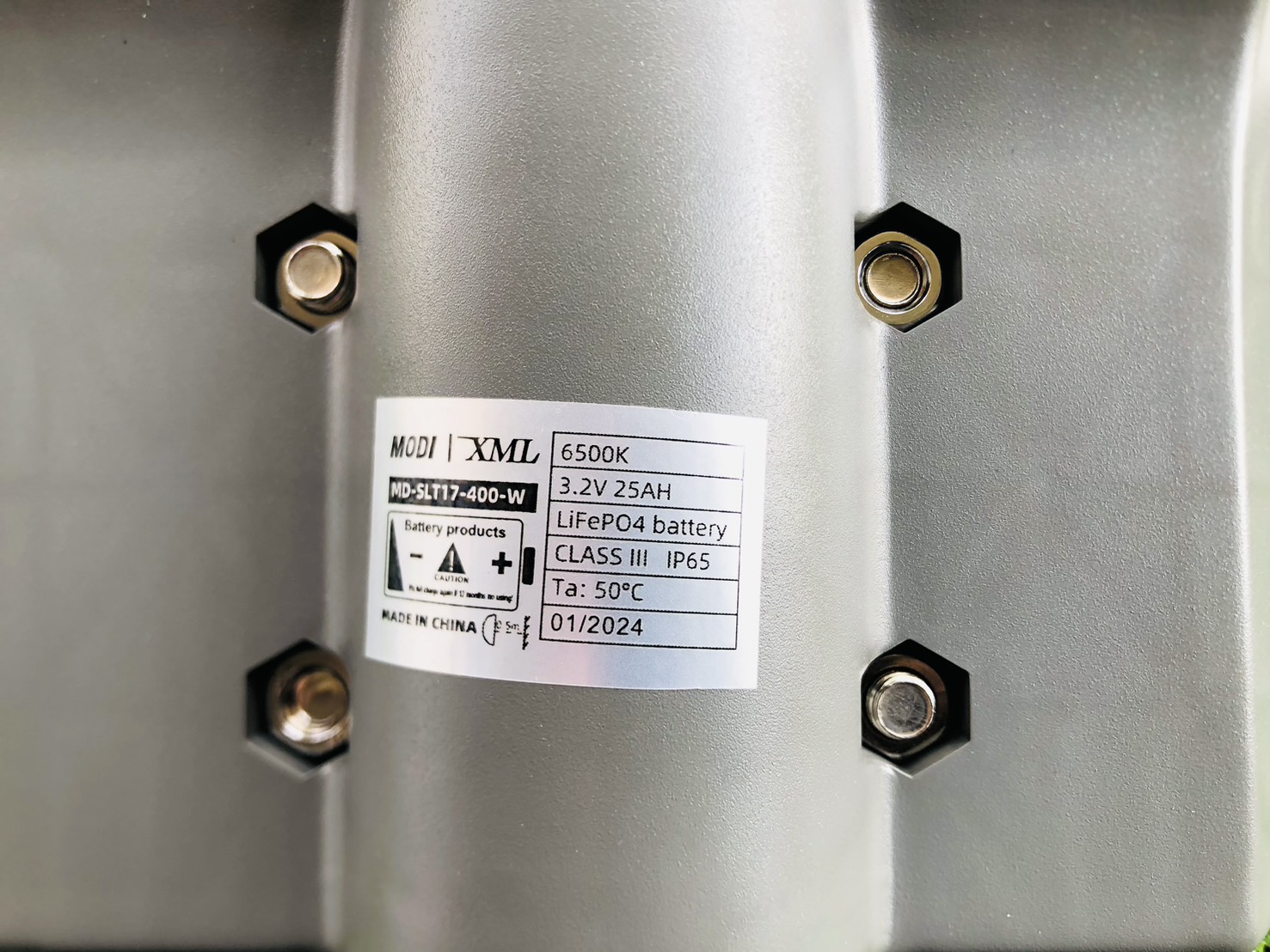 โคมไฟถนนโซล่าเซลล์ Modi x XML รุ่น MD-SLT17-400W (แสง : ขาว)(Motion sensor + สว่างค้าง)