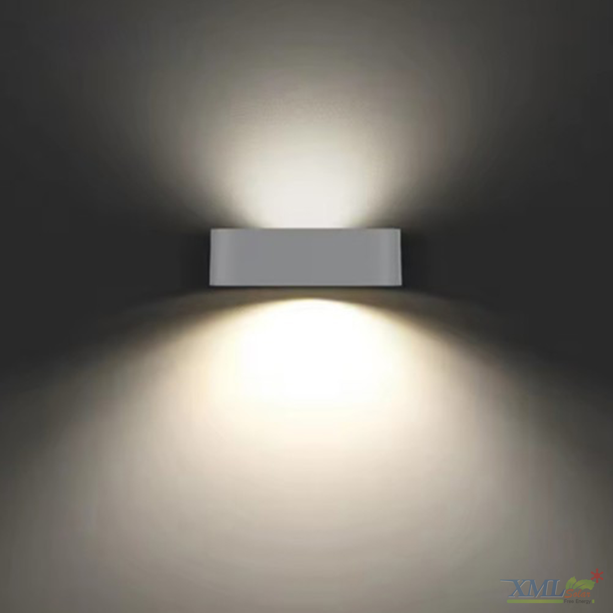 โคมไฟติดผนังโซล่าเซลล์ รุ่น LSXML-243 (เเสง : คลูไวท์)