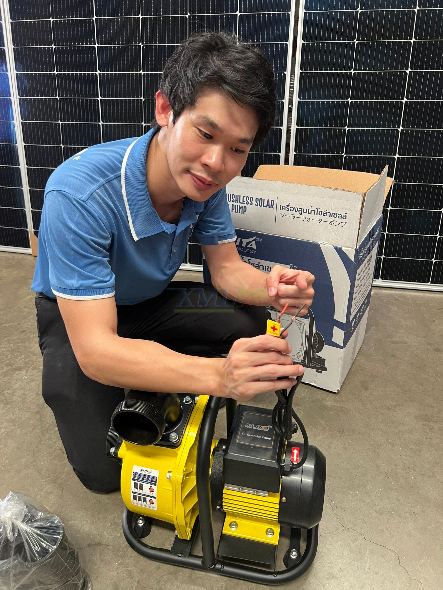 เครื่องสูบน้ำโซล่าเซลล์ (โข่งใหญ่) 900W / 72V. + เเผงโซล่าเซลล์ 580w (2 เเผง)