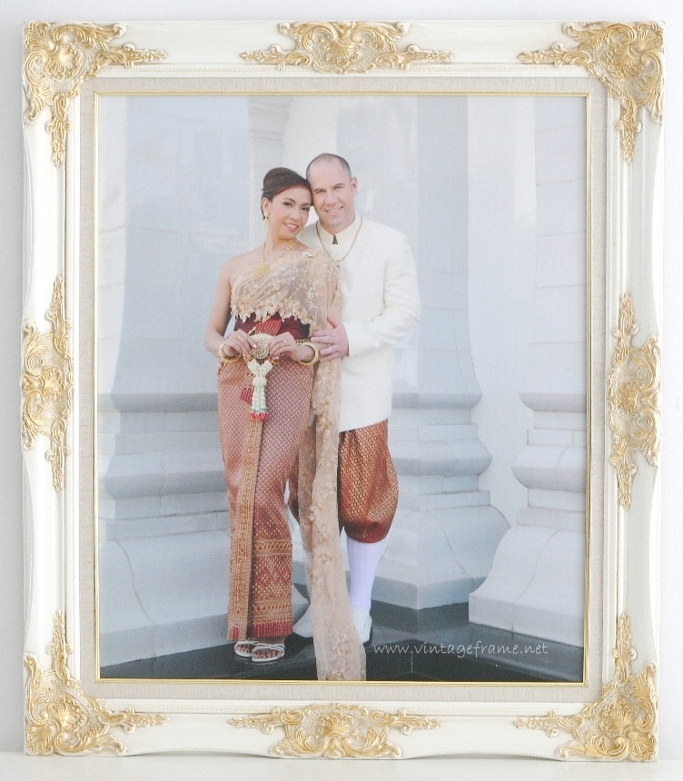 กรอบรูปใส่ภาพแต่งงานชุดไทย