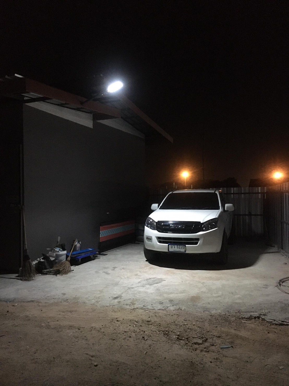 โคมไฟถนนโซล่าเซลล์ XML-Solar 200W (แสง : ขาว)(สว่างค้าง)