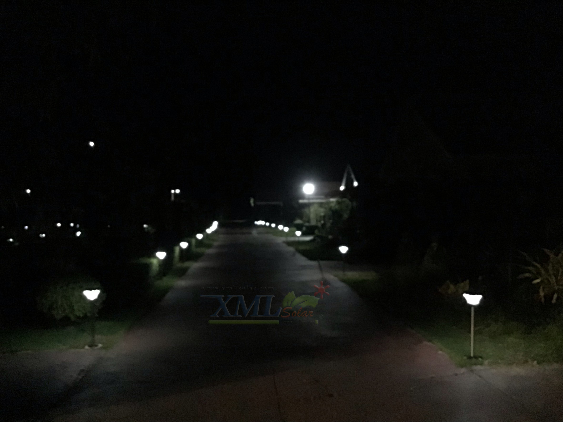 ไฟปักสนามโซล่าเซลล์ 8 Super SMD LED (แบบเหลี่ยม) สูง 80 ซม. (เเสง : ขาว)