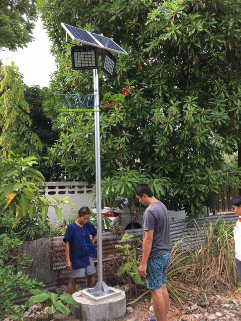 ไฟสปอตไลท์โซล่าเซลล์ 300 W. รุ่น Modi x XML ไซต์ใหญ่ (เเสง : ขาว)