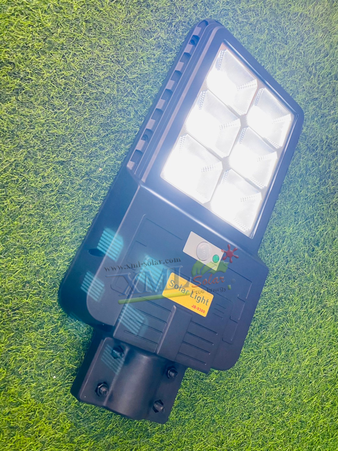โคมไฟถนนโซล่าเซลล์ รุ่น JD 300 W (แสง : ขาว)(Motion Sensor)