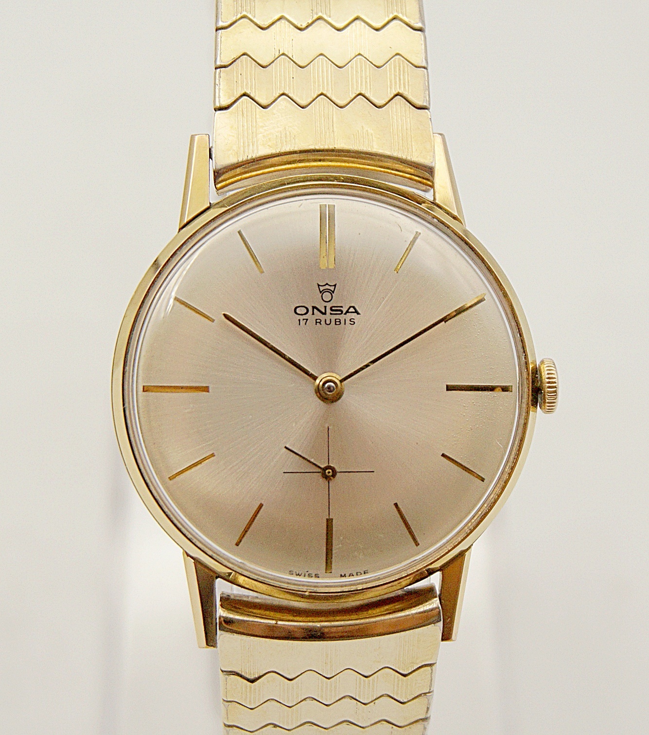 นาฬิกาเก่า ONSA ไขลานสองเข็มครึ่ง