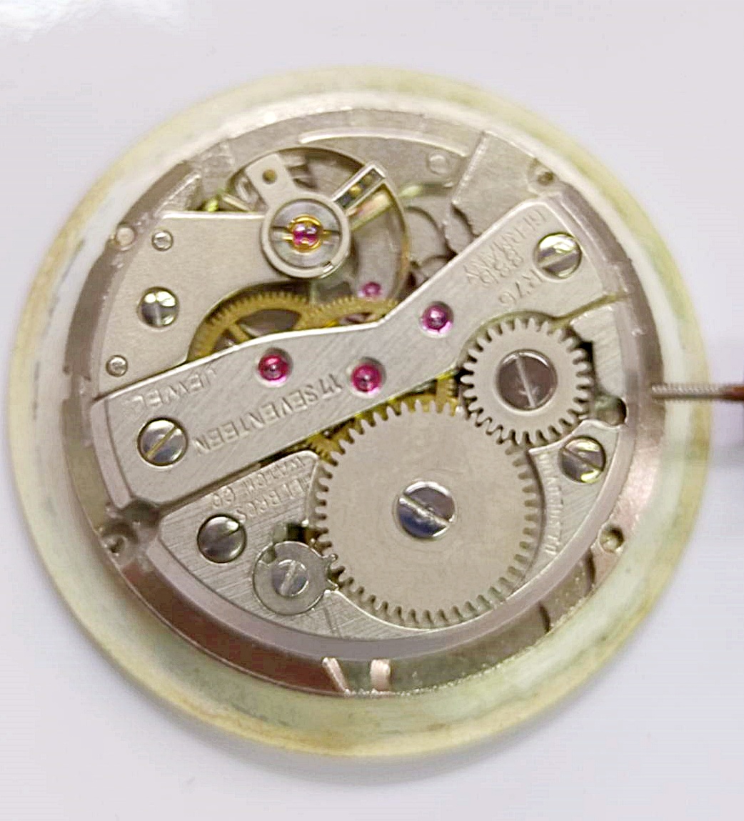 นาฬิกาเก่า HELBROS ไขลาน