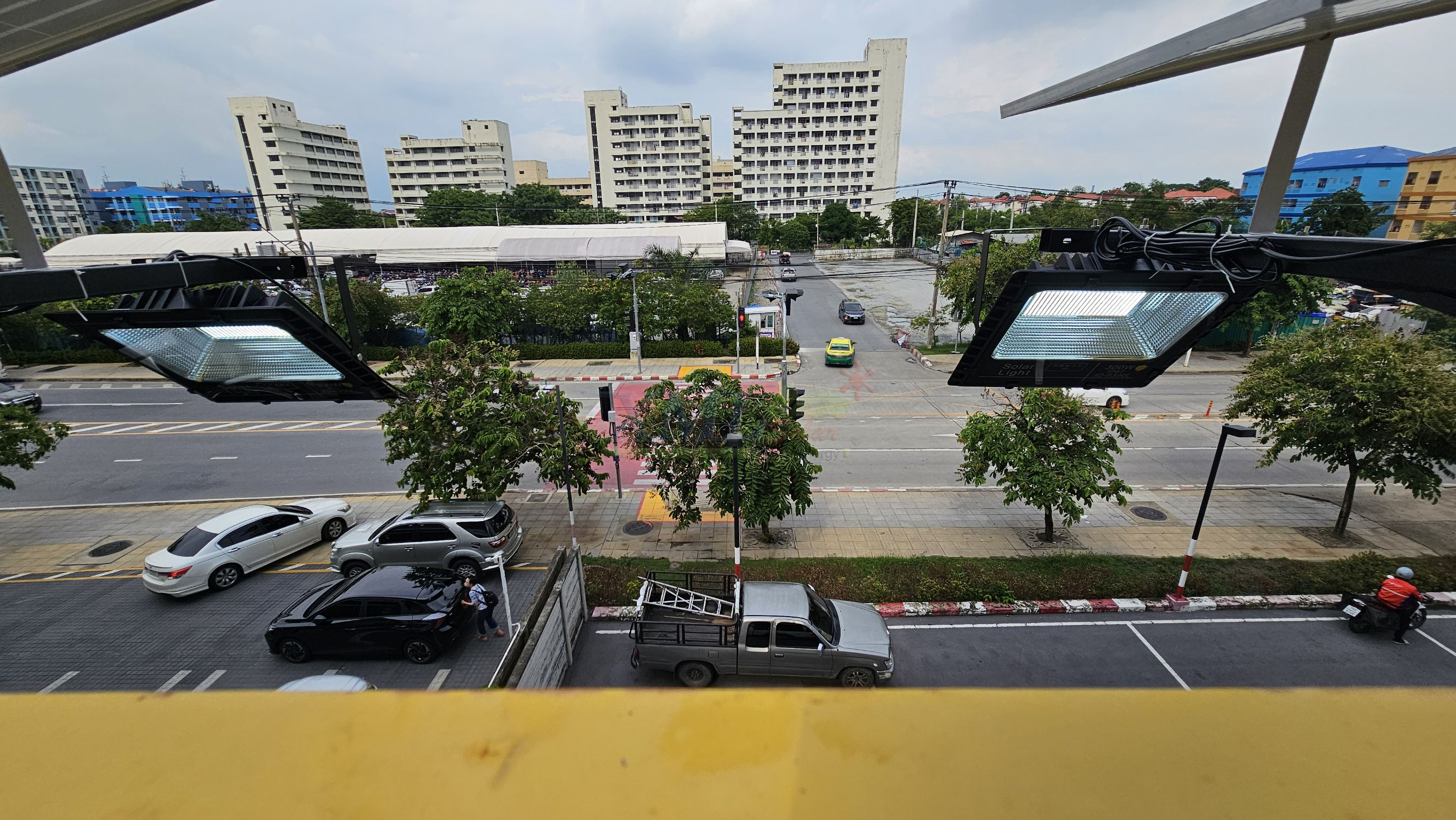 ขายึดส่องป้าย ไซต์กลาง 120 ซม. สำหรับสปอร์ตไลท์ รุ่น PT05-Q