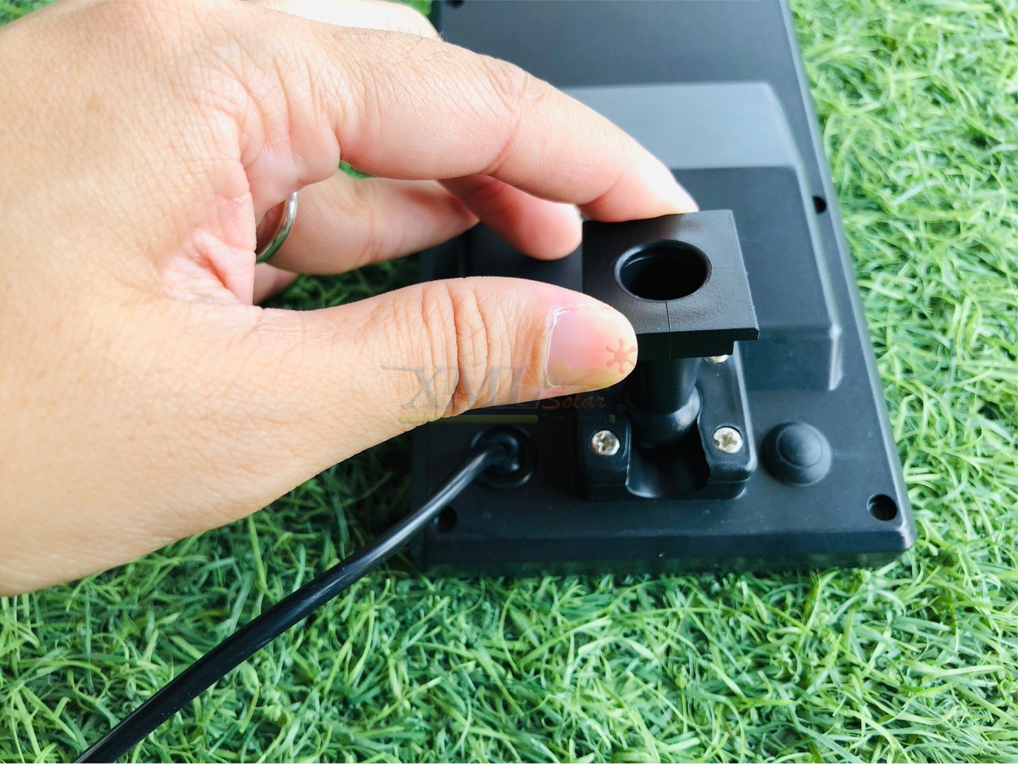 โคมไฟโซล่าเซลล์ ติดเพดาน รุ่นโคมวินเทจ 150 Lumen (แสง เหลืองวอมไวท์)