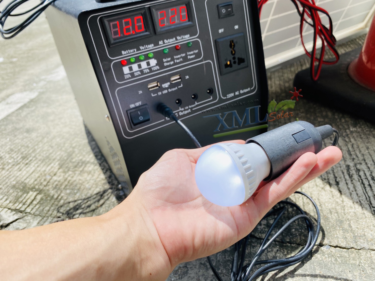 ชุดอเนกประสงค์โซล่าเซลล์(ชุดนอนนา) 200W. (AC 220v. / DC 12V.)