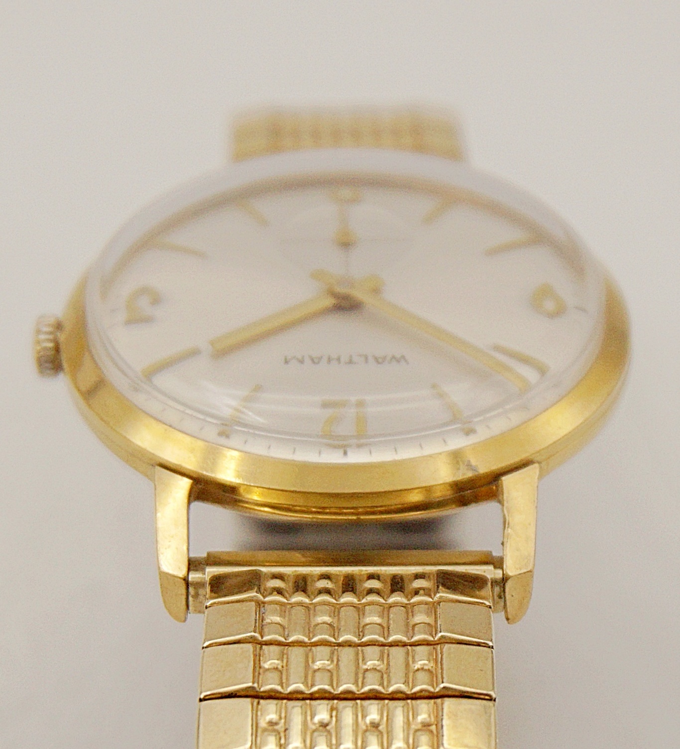 นาฬิกาเก่า WALTHAM ไขลานสองเข็มครึ่ง