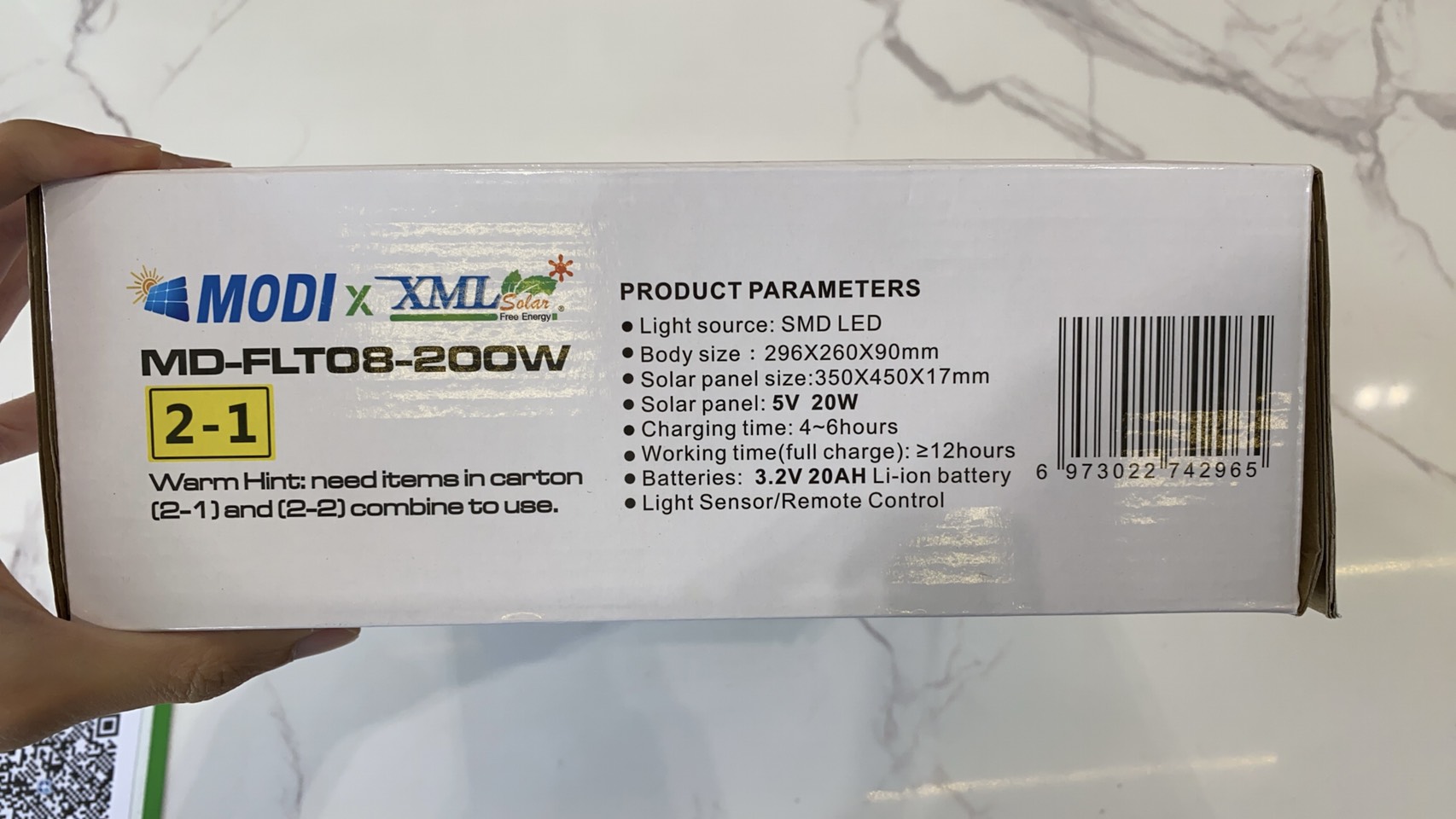 รุ่นประหยัด ไฟสปอตไลท์โซล่าเซลล์ 200 W. รุ่น MODI x XML (เปิดได้ 3 แสง)