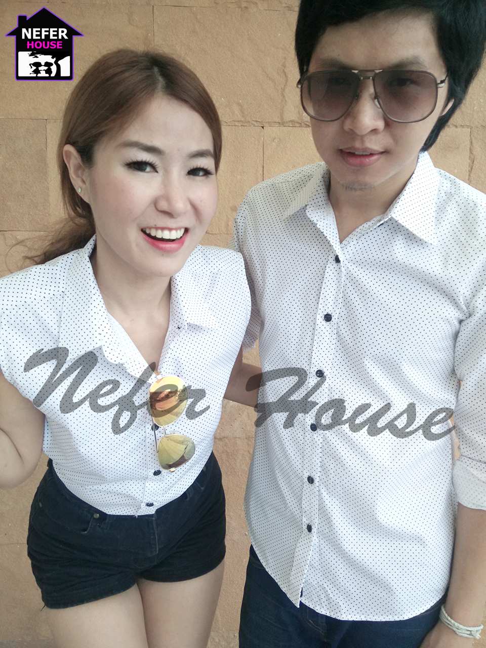 เสื้อคู่สวยๆ เสื้อเชิ๊ตแขนสั้นมาพร้อมกับเสื้อเชิ๊ตแขนกุดผู้หญิง