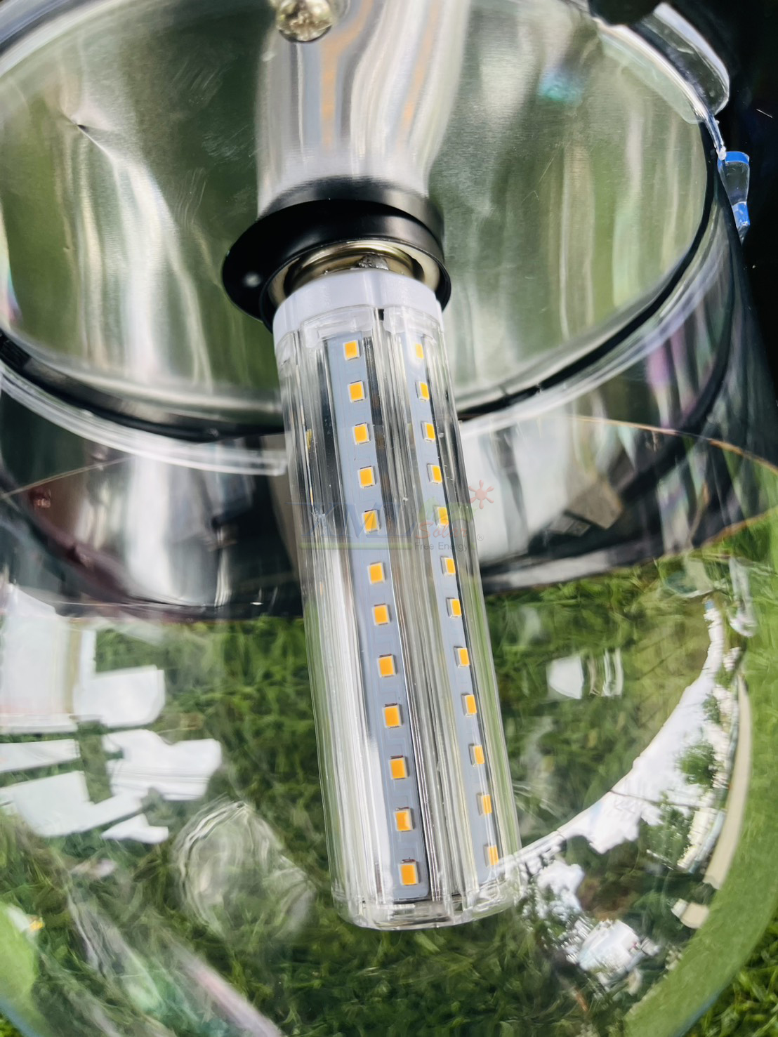 โคมไฟโซล่าเซลล์ รุ่น TT-313 (ตัวโคม + เสาไฟ 2.5 เมตร)