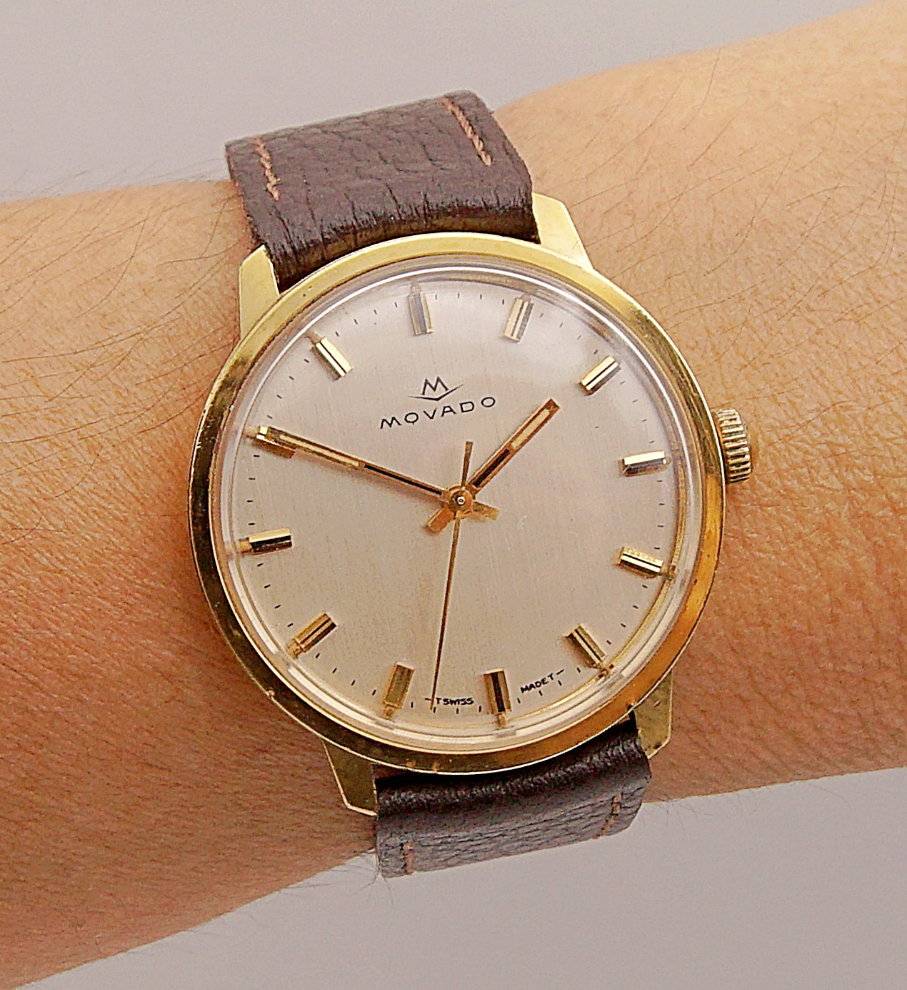 นาฬิกาเก่า MOVADO ไขลาน