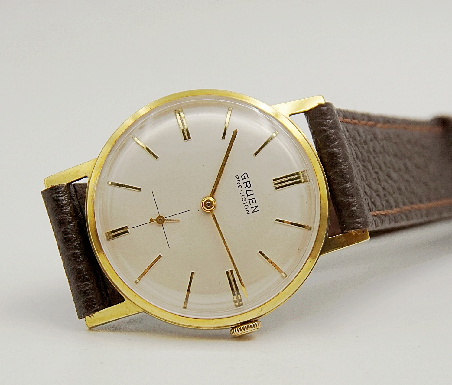 นาฬิกาเก่า GRUEN ไขลานสองเข็มครึ่ง