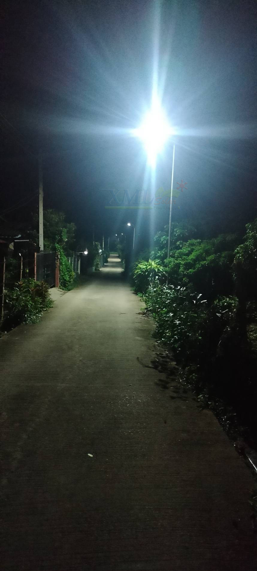 โคมไฟถนนโซล่าเซลล์ 400W รุ่น MD-SLT30-400W (แสง : ขาว)